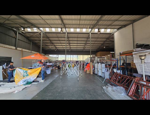 954M² WAREHOUSE TO LET IN SPARTAN